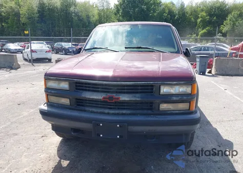 1998 Chevrolet Tahoe z USA, uszkodzony, nr VIN 3GNEK18R4WG122252